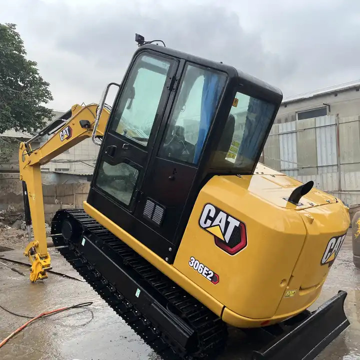 Japan excavator 6ton CAT 306E 306E2 306D 305.5 307 308 excavator 95% new retro CAT 305.5 5.5tons with mini excavator bucket - Máy xúc bánh xích: hình 1 Japan excavator 6ton CAT 306E 306E2 306D 305.5 307 308 excavator 95% new retro CAT 305.5 5.5tons with mini excavator bucket - Máy xúc bánh xích: hình 1