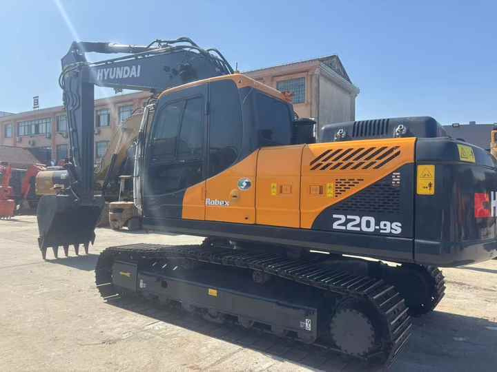 Korea 22 Ton Hyundai 220 Excavator R220LC-9s Used Hyundai Excavator 220 Used Hyundai 220-9 225LC Machine for Construction - Máy xúc: hình 2 Korea 22 Ton Hyundai 220 Excavator R220LC-9s Used Hyundai Excavator 220 Used Hyundai 220-9 225LC Machine for Construction - Máy xúc: hình 2