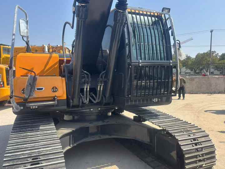 Korea 22 Ton Hyundai 220 Excavator R220LC-9s Used Hyundai Excavator 220 Used Hyundai 220-9 225LC Machine for Construction - Máy xúc: hình 4 Korea 22 Ton Hyundai 220 Excavator R220LC-9s Used Hyundai Excavator 220 Used Hyundai 220-9 225LC Machine for Construction - Máy xúc: hình 4
