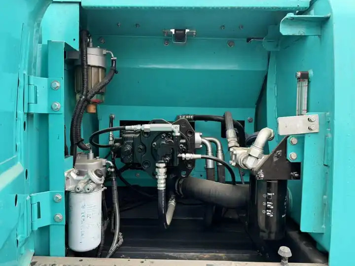 Large Second-Hand Excavators Kobelco Sk200 SK210 20ton with EPA and CE on Sale in Japan - Máy xúc: hình 4 Large Second-Hand Excavators Kobelco Sk200 SK210 20ton with EPA and CE on Sale in Japan - Máy xúc: hình 4