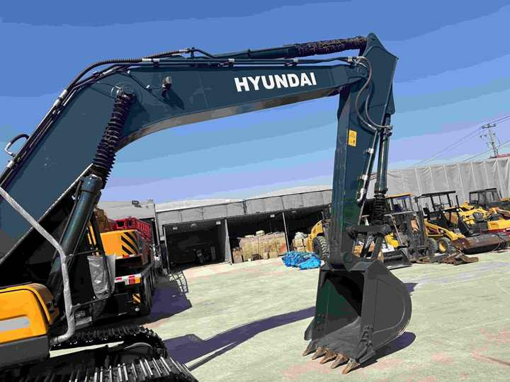 Less Hour 22 Tons Korea Original Used Hyundai 220LC-9S 225LC-9T Excavator for Sale - Máy xúc: hình 4 Less Hour 22 Tons Korea Original Used Hyundai 220LC-9S 225LC-9T Excavator for Sale - Máy xúc: hình 4