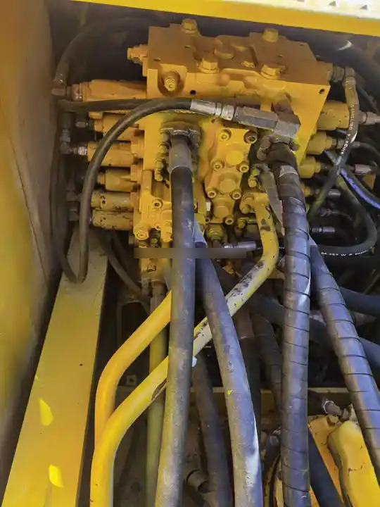 New Arrival Second Hand Pc200-8 Komatsu 20 Ton Crawler Excavator Komatsu Pc 200-8 Used Komatsu Pc 200 Excavator For Sale - Máy xúc: hình 4 New Arrival Second Hand Pc200-8 Komatsu 20 Ton Crawler Excavator Komatsu Pc 200-8 Used Komatsu Pc 200 Excavator For Sale - Máy xúc: hình 4