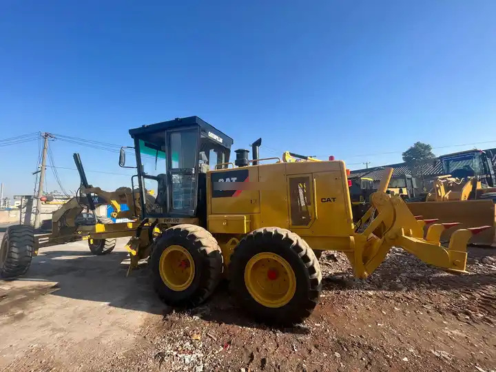 Second hand Caterpillar motor Grader CAT 140K for sale, used CAT 140G 140H 140K in good condition - Máy san: hình 5 Second hand Caterpillar motor Grader CAT 140K for sale, used CAT 140G 140H 140K in good condition - Máy san: hình 5