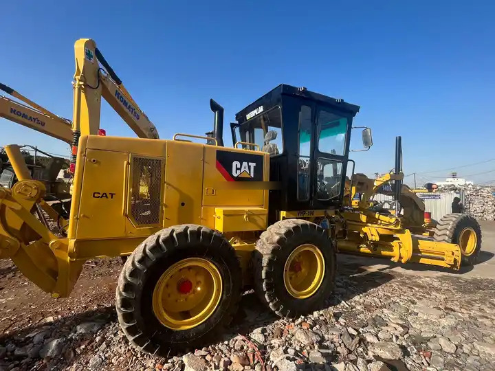 Second hand Caterpillar motor Grader CAT 140K for sale, used CAT 140G 140H 140K in good condition - Máy san: hình 2 Second hand Caterpillar motor Grader CAT 140K for sale, used CAT 140G 140H 140K in good condition - Máy san: hình 2