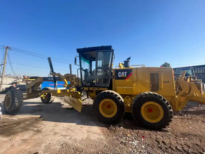 Second hand Caterpillar motor Grader CAT 140K for sale, used CAT 140G 140H 140K in good condition - Máy san: hình 3 Second hand Caterpillar motor Grader CAT 140K for sale, used CAT 140G 140H 140K in good condition - Máy san: hình 3