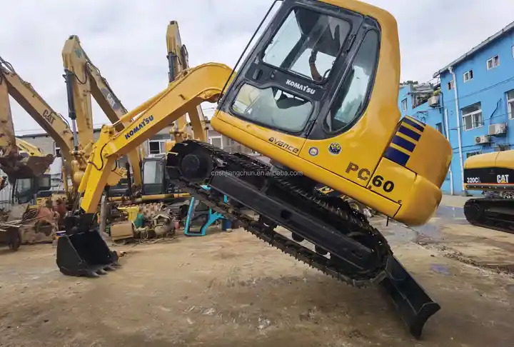 Second hand Komatsu PC60-7 excavator in good condition for sale - Máy xúc bánh xích: hình 2 Second hand Komatsu PC60-7 excavator in good condition for sale - Máy xúc bánh xích: hình 2