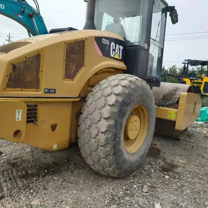 Used 18 ton Caterpillar Road Roller CAT CS76T Road Paving Machinery Soil Compactor made in USA - Máy lăn đường: hình 1 Used 18 ton Caterpillar Road Roller CAT CS76T Road Paving Machinery Soil Compactor made in USA - Máy lăn đường: hình 1