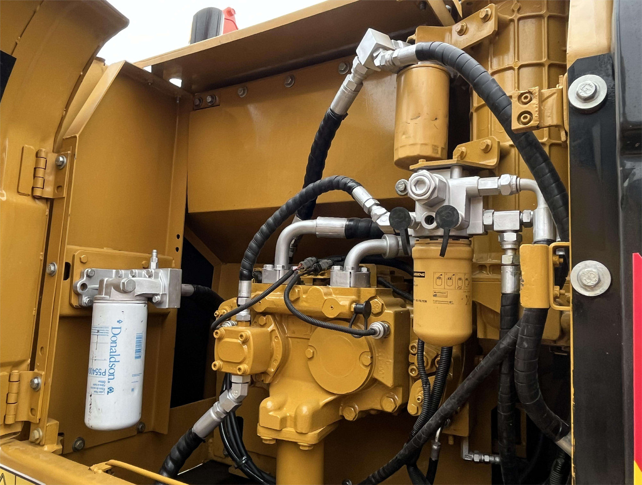 Used Cat Excavator CAT 320D High Quality Japan Used Construction Machine 20ton Excavator cat320d for sale - Máy xúc: hình 5 Used Cat Excavator CAT 320D High Quality Japan Used Construction Machine 20ton Excavator cat320d for sale - Máy xúc: hình 5