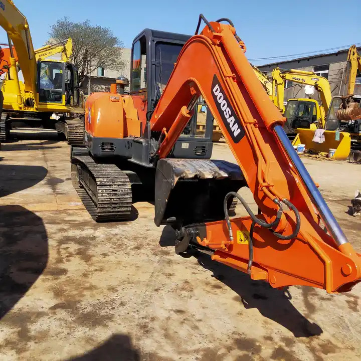 Used Doosan Machinery for Sale Mini excavator DH55-V DH60-7 for sale Fast Delivery Competitive Price Digger Hydraulic Excavator - Máy xúc bánh xích: hình 1 Used Doosan Machinery for Sale Mini excavator DH55-V DH60-7 for sale Fast Delivery Competitive Price Digger Hydraulic Excavator - Máy xúc bánh xích: hình 1