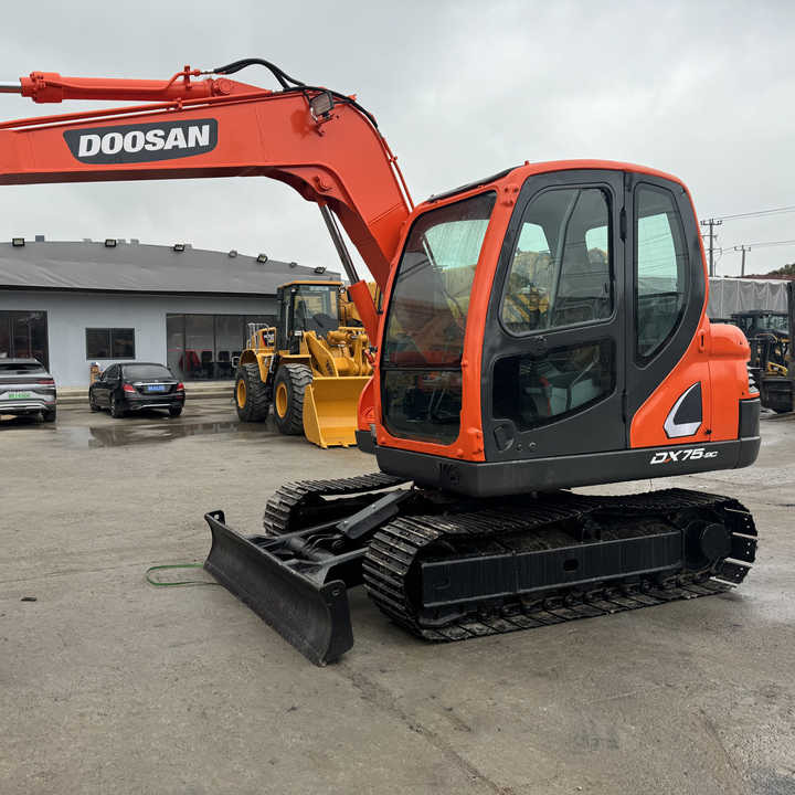 Used Excavator Doosan DX75-9C Second-hand Excavator Digger DX75-9C Compact Shovel Crawler Doosan 75 Excavator Doosan Dx75-9C - Máy xúc bánh xích: hình 1 Used Excavator Doosan DX75-9C Second-hand Excavator Digger DX75-9C Compact Shovel Crawler Doosan 75 Excavator Doosan Dx75-9C - Máy xúc bánh xích: hình 1