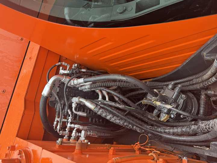 Used Excavator Doosan Dx75-9C Excavators Earth-moving Machinery Doosan Dx60 Dx80 Dx75-9c Dx225 Dh55 Dx60-9c for Sale - Máy xúc bánh xích: hình 5 Used Excavator Doosan Dx75-9C Excavators Earth-moving Machinery Doosan Dx60 Dx80 Dx75-9c Dx225 Dh55 Dx60-9c for Sale - Máy xúc bánh xích: hình 5