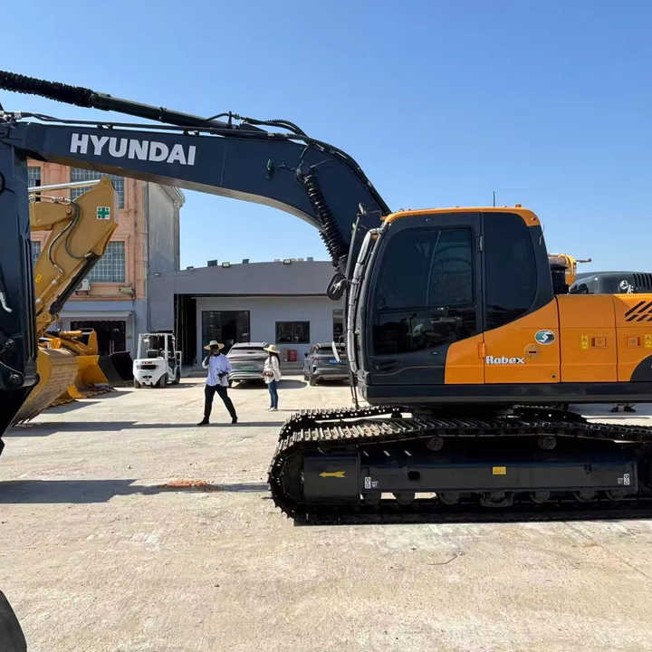 Used Good Quality Excavator Korea Hyundai 225LC-9T 225Lc-7 220LC-9S 150Lc-7 Good Quality for Sale at Low Price - Máy xúc: hình 1 Used Good Quality Excavator Korea Hyundai 225LC-9T 225Lc-7 220LC-9S 150Lc-7 Good Quality for Sale at Low Price - Máy xúc: hình 1