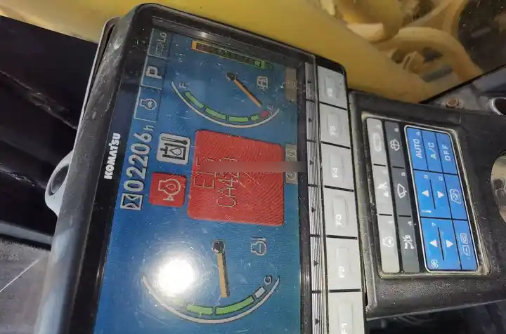 Used Komatsu excavator Pc220-8 in good condition for sale,second hand PC200-8 in good condition - Máy xúc bánh xích: hình 3 Used Komatsu excavator Pc220-8 in good condition for sale,second hand PC200-8 in good condition - Máy xúc bánh xích: hình 3