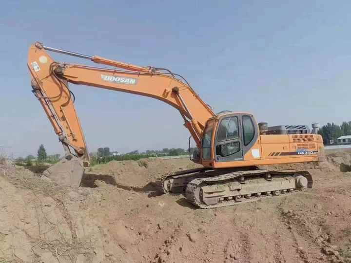 Used Original Korea Doosan 34 Ton Excavator with Cheap Price and Good Condition DOOSAN Dx340LCA Dx225 Dx330 DX360for Sale - Máy xúc: hình 2 Used Original Korea Doosan 34 Ton Excavator with Cheap Price and Good Condition DOOSAN Dx340LCA Dx225 Dx330 DX360for Sale - Máy xúc: hình 2