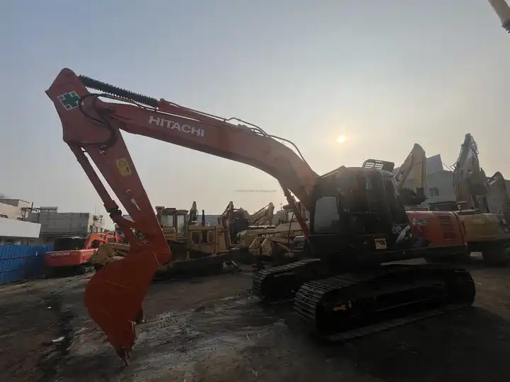 Original Japan cheap used hitachi zaxis 200 zx200-3g crawler excavator Weight 20 ton Construction on Sale - Máy xúc bánh xích: hình 4 Original Japan cheap used hitachi zaxis 200 zx200-3g crawler excavator Weight 20 ton Construction on Sale - Máy xúc bánh xích: hình 4