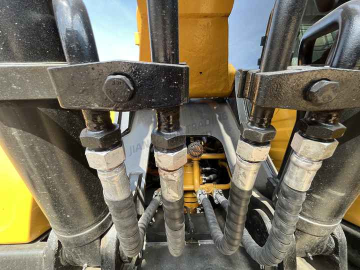 Sany 215 brand new excavator China cheap used SANY sy 215 Excavator SANY SY215c crawler excavators for sale - Máy xúc bánh xích: hình 4 Sany 215 brand new excavator China cheap used SANY sy 215 Excavator SANY SY215c crawler excavators for sale - Máy xúc bánh xích: hình 4