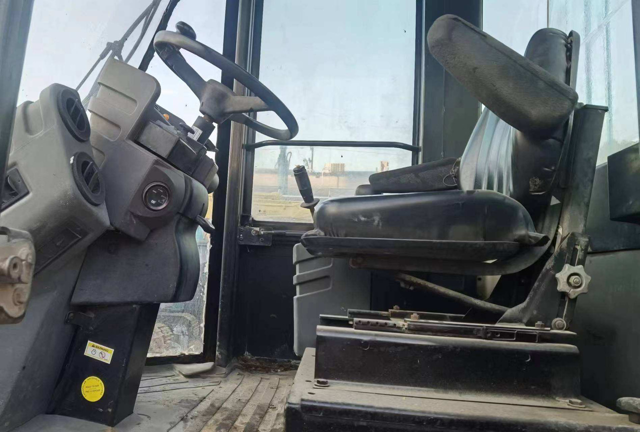 Used Road making machine CAT CS 683E roller - Máy lăn đường: hình 5 Used Road making machine CAT CS 683E roller - Máy lăn đường: hình 5