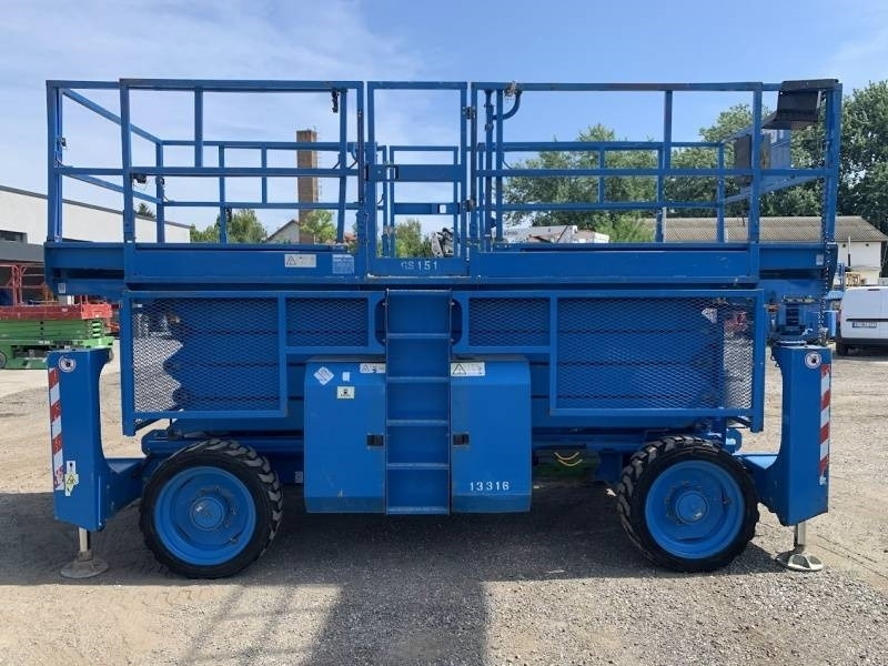 Genie GS4390 - 15,11m, diesel, 4x4 - Máy nâng người hình kéo: hình 3 Genie GS4390 - 15,11m, diesel, 4x4 - Máy nâng người hình kéo: hình 3