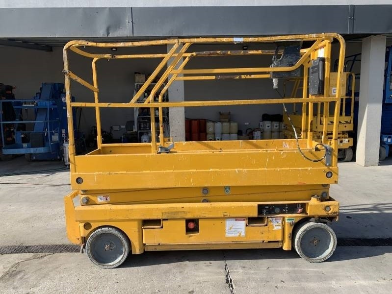 Haulotte Compact 8 - 8m, electric - Máy nâng người hình kéo: hình 4 Haulotte Compact 8 - 8m, electric - Máy nâng người hình kéo: hình 4