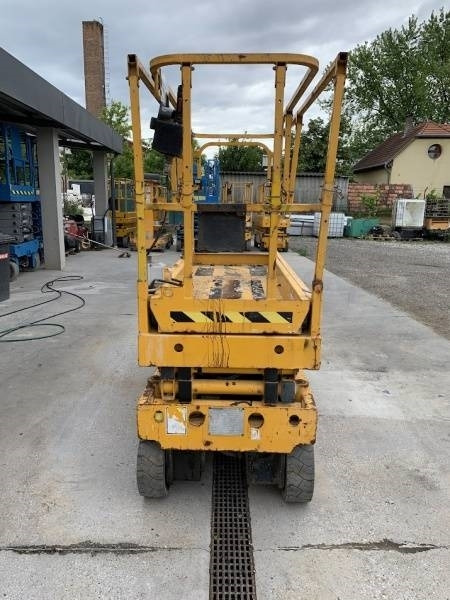 Haulotte Compact 8 - Máy nâng người hình kéo: hình 3 Haulotte Compact 8 - Máy nâng người hình kéo: hình 3