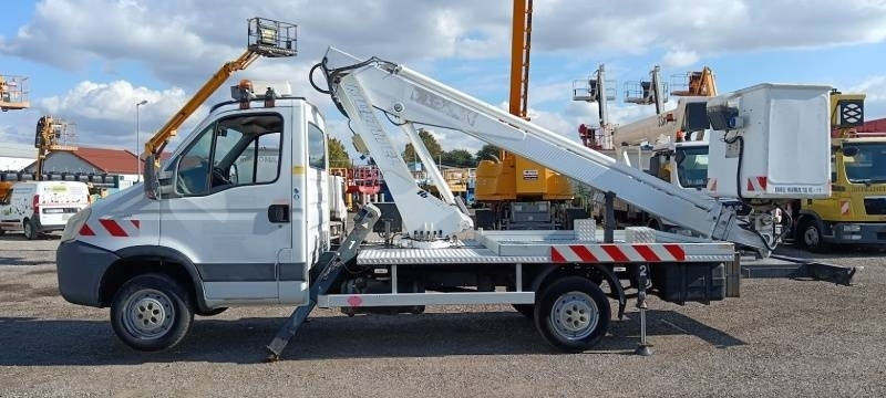 Iveco Daily Multitel 160 ALU DS - 16m - Nền bục trên không gắn trên xe tải: hình 5 Iveco Daily Multitel 160 ALU DS - 16m - Nền bục trên không gắn trên xe tải: hình 5