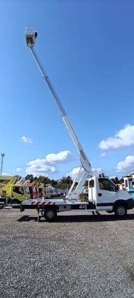 Cho thuê Iveco Daily Multitel 160 ALU DS - 16m  Iveco Daily Multitel 160 ALU DS - 16m: hình 9 Cho thuê Iveco Daily Multitel 160 ALU DS - 16m  Iveco Daily Multitel 160 ALU DS - 16m: hình 9