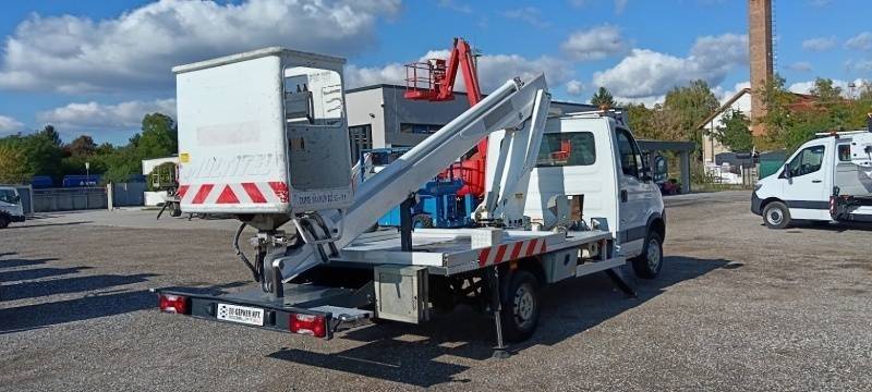 Cho thuê Iveco Daily Multitel 160 ALU DS - 16m  Iveco Daily Multitel 160 ALU DS - 16m: hình 6 Cho thuê Iveco Daily Multitel 160 ALU DS - 16m  Iveco Daily Multitel 160 ALU DS - 16m: hình 6