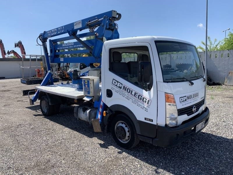 Nissan Cabstar CTE ZED 21 J - 21 m - 200 kg - Nền bục trên không gắn trên xe tải: hình 1 Nissan Cabstar CTE ZED 21 J - 21 m - 200 kg - Nền bục trên không gắn trên xe tải: hình 1