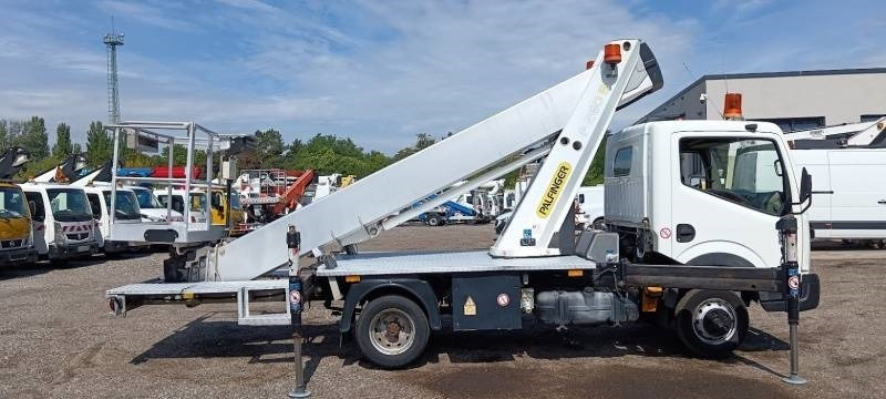 Nissan Cabstar Palfinger P260B - 25,6 m - 230 kg - Nền bục trên không gắn trên xe tải: hình 4 Nissan Cabstar Palfinger P260B - 25,6 m - 230 kg - Nền bục trên không gắn trên xe tải: hình 4