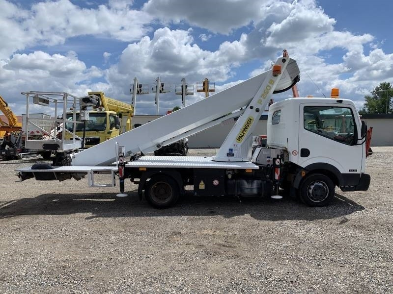 Nissan Cabstar Palfinger P260B - 25,6 m - 230 kg - Nền bục trên không gắn trên xe tải: hình 4 Nissan Cabstar Palfinger P260B - 25,6 m - 230 kg - Nền bục trên không gắn trên xe tải: hình 4