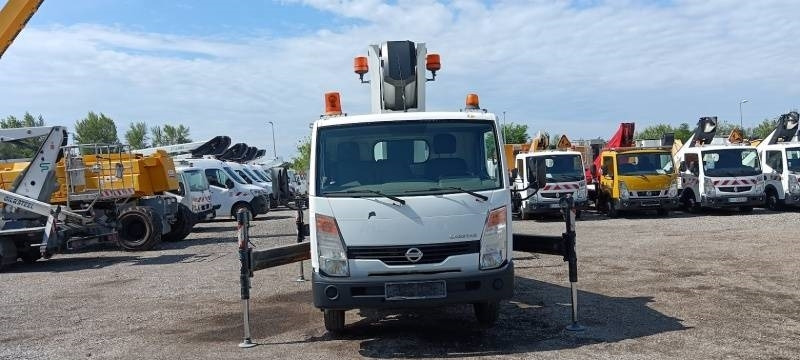 Nissan Cabstar Palfinger P260B - 25,6 m - 230 kg - Nền bục trên không gắn trên xe tải: hình 3 Nissan Cabstar Palfinger P260B - 25,6 m - 230 kg - Nền bục trên không gắn trên xe tải: hình 3