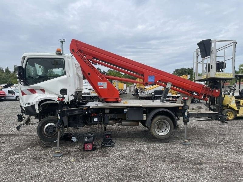 Nissan Cabstar RUTHMANN-ECOLINE 160 - 16m - 250 kg - Nền bục trên không gắn trên xe tải: hình 5 Nissan Cabstar RUTHMANN-ECOLINE 160 - 16m - 250 kg - Nền bục trên không gắn trên xe tải: hình 5