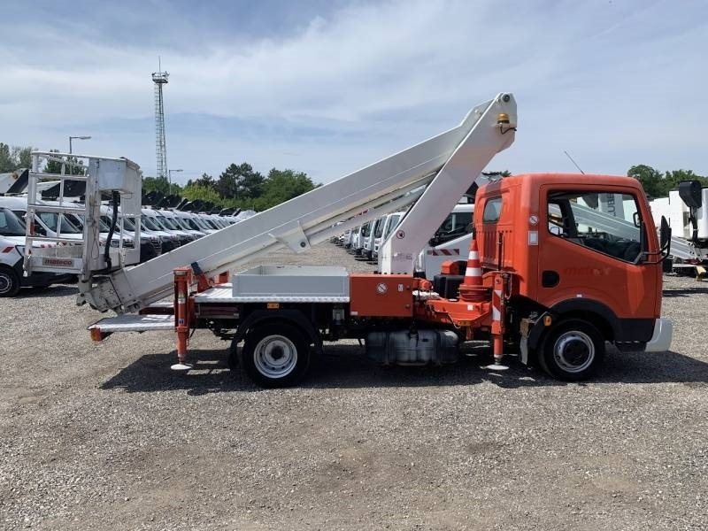 Nissan Cabstar Ruthmann-Steiger TB220 - 22,1m - 200 kg - Nền bục trên không gắn trên xe tải: hình 3 Nissan Cabstar Ruthmann-Steiger TB220 - 22,1m - 200 kg - Nền bục trên không gắn trên xe tải: hình 3