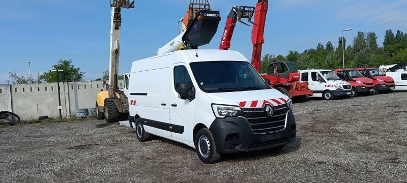 Renault Master Versalift VTL135 EVO - 13,3 m - 120kg - Nền bục trên không gắn trên xe tải: hình 1 Renault Master Versalift VTL135 EVO - 13,3 m - 120kg - Nền bục trên không gắn trên xe tải: hình 1