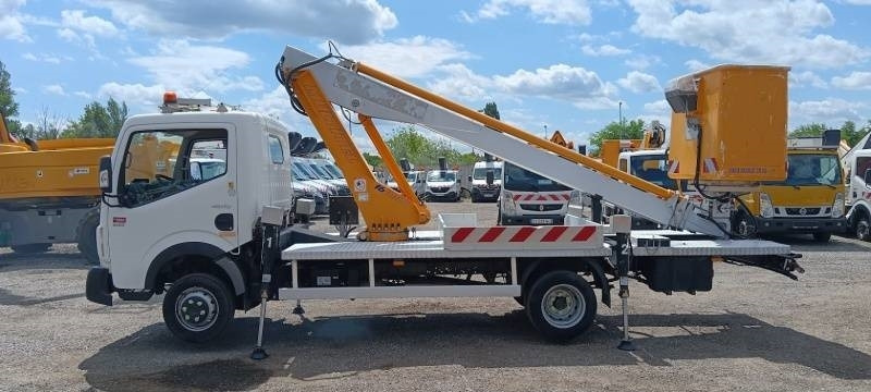 Renault Maxity Multitel 160 ALU DS - 16m - Nền bục trên không gắn trên xe tải: hình 5 Renault Maxity Multitel 160 ALU DS - 16m - Nền bục trên không gắn trên xe tải: hình 5