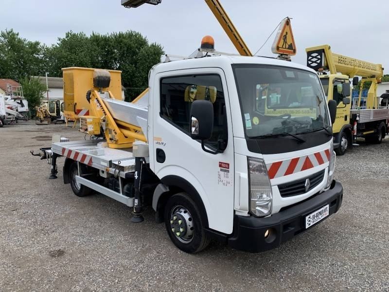 Renault Maxity Multitel MX200 - 20 m - Nền bục trên không gắn trên xe tải: hình 1 Renault Maxity Multitel MX200 - 20 m - Nền bục trên không gắn trên xe tải: hình 1