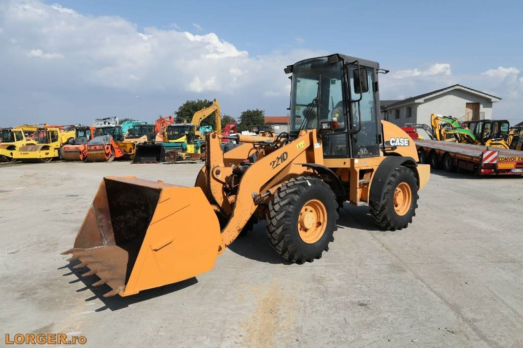 Case 211 D - Máy xúc lật bánh lốp: hình 1 Case 211 D - Máy xúc lật bánh lốp: hình 1