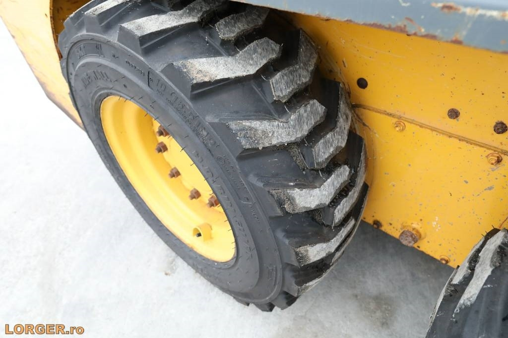 Máy xúc lật đa năng Gehl R 135: hình 15