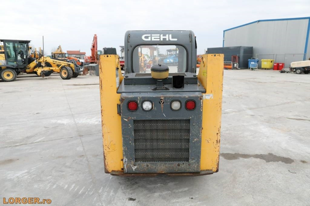 Máy xúc lật đa năng Gehl R 135: hình 6