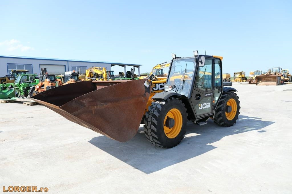 JCB 527-58 Agri - Xe nhấc hình viễn vọng kính: hình 1 JCB 527-58 Agri - Xe nhấc hình viễn vọng kính: hình 1