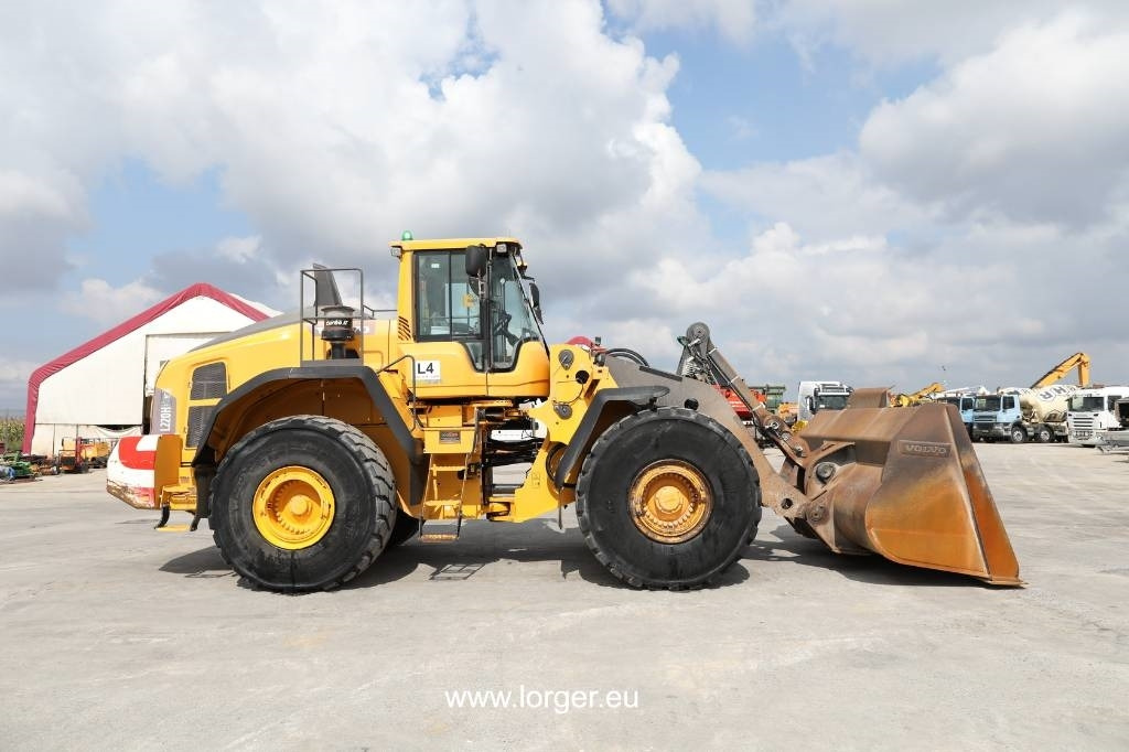 Volvo L 220 H - Máy xúc lật bánh lốp: hình 2 Volvo L 220 H - Máy xúc lật bánh lốp: hình 2