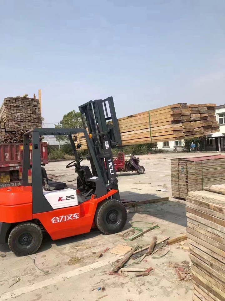 HELI 2.5TONS - Xe nâng: hình 4 HELI 2.5TONS - Xe nâng: hình 4