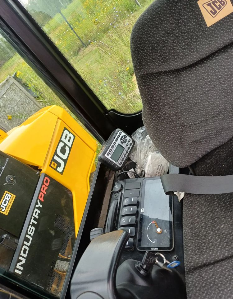 JCB 19C-1 - Máy xúc bánh xích: hình 5 JCB 19C-1 - Máy xúc bánh xích: hình 5