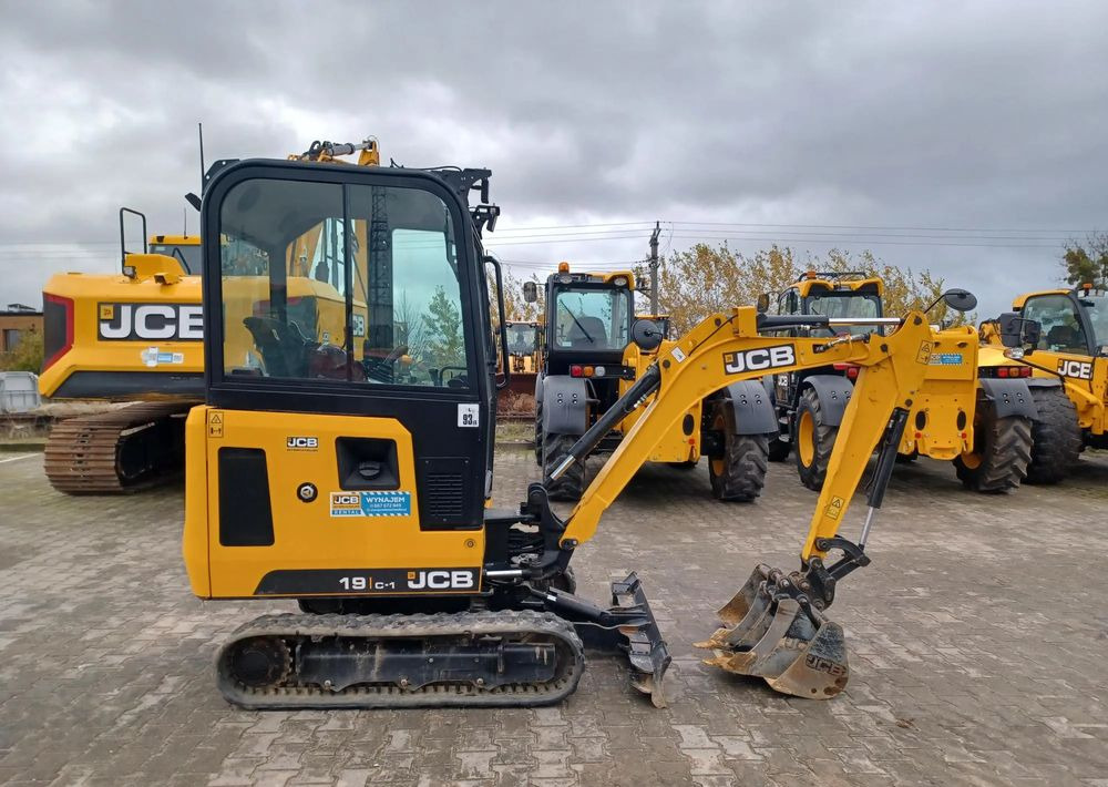 JCB 19C-1 - Máy xúc bánh xích: hình 3 JCB 19C-1 - Máy xúc bánh xích: hình 3