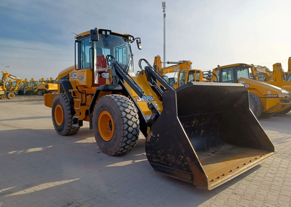 JCB 427 HT - Máy xúc bánh lốp: hình 2 JCB 427 HT - Máy xúc bánh lốp: hình 2