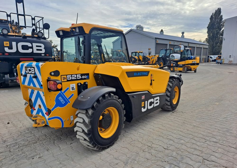 JCB 525-60E - Xe nhấc hình viễn vọng kính: hình 4 JCB 525-60E - Xe nhấc hình viễn vọng kính: hình 4