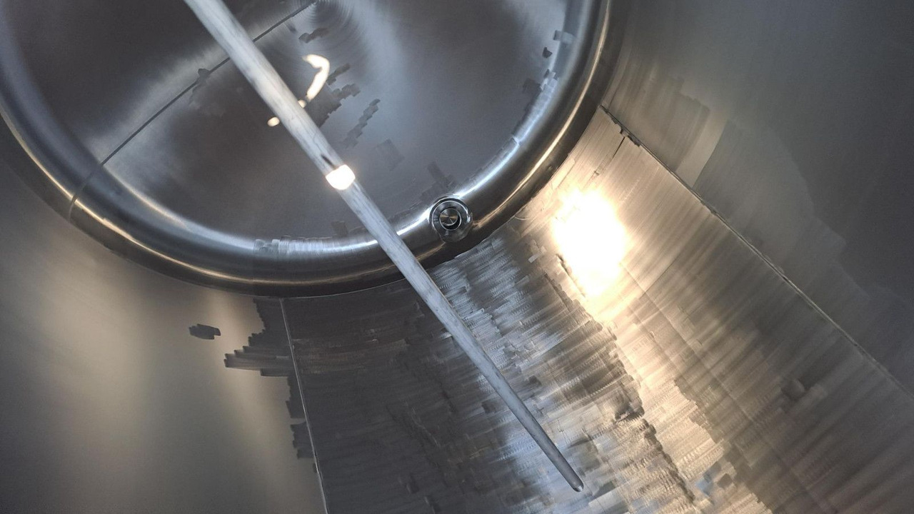 Sơ mi rơ moóc bồn 24.000 Liter  V4A  Vollrahmen  2 xLaufsteg: hình 10