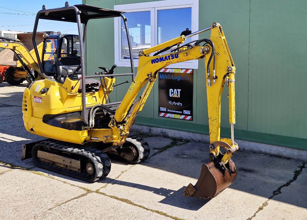 KOMATSU PC12R-8 - Máy xúc mini: hình 3 KOMATSU PC12R-8 - Máy xúc mini: hình 3