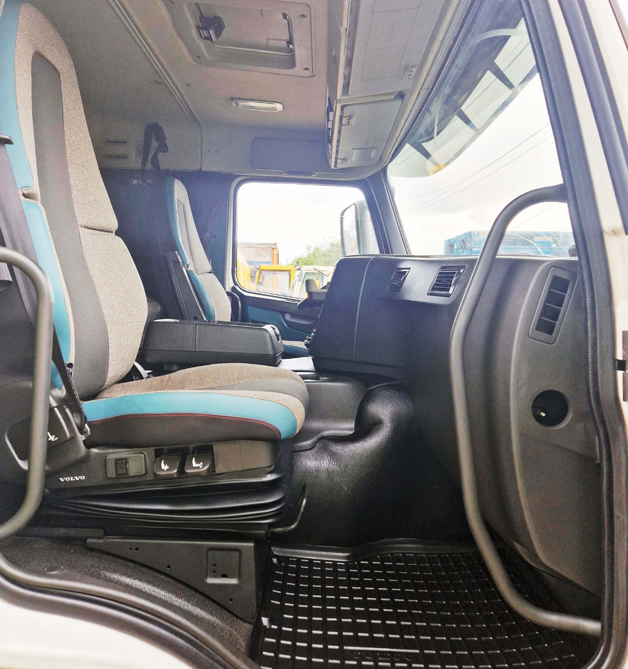 Xe tải đông lạnh để vận chuyển thức ăn VOLVO FM: hình 13