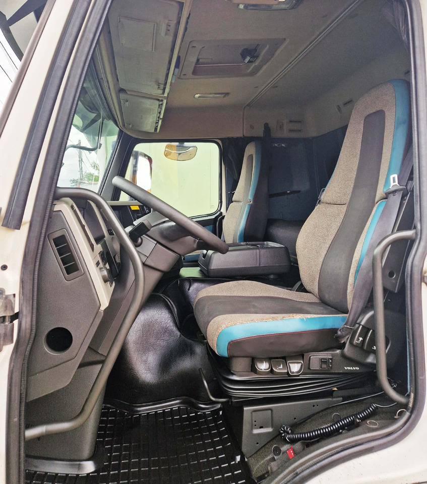 Xe tải đông lạnh để vận chuyển thức ăn VOLVO FM: hình 12